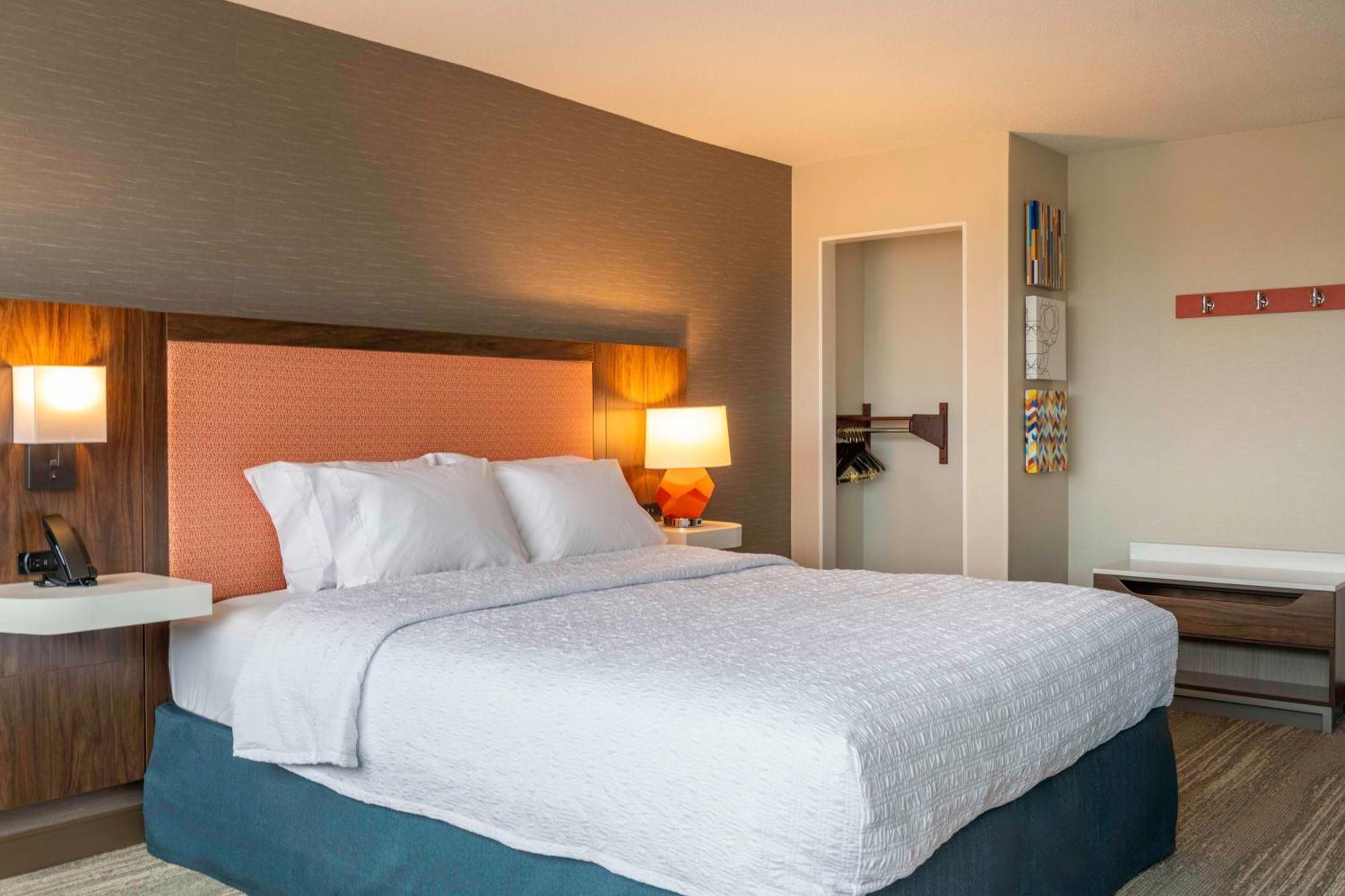 Hampton Inn Manchester Downtown Bagian luar foto