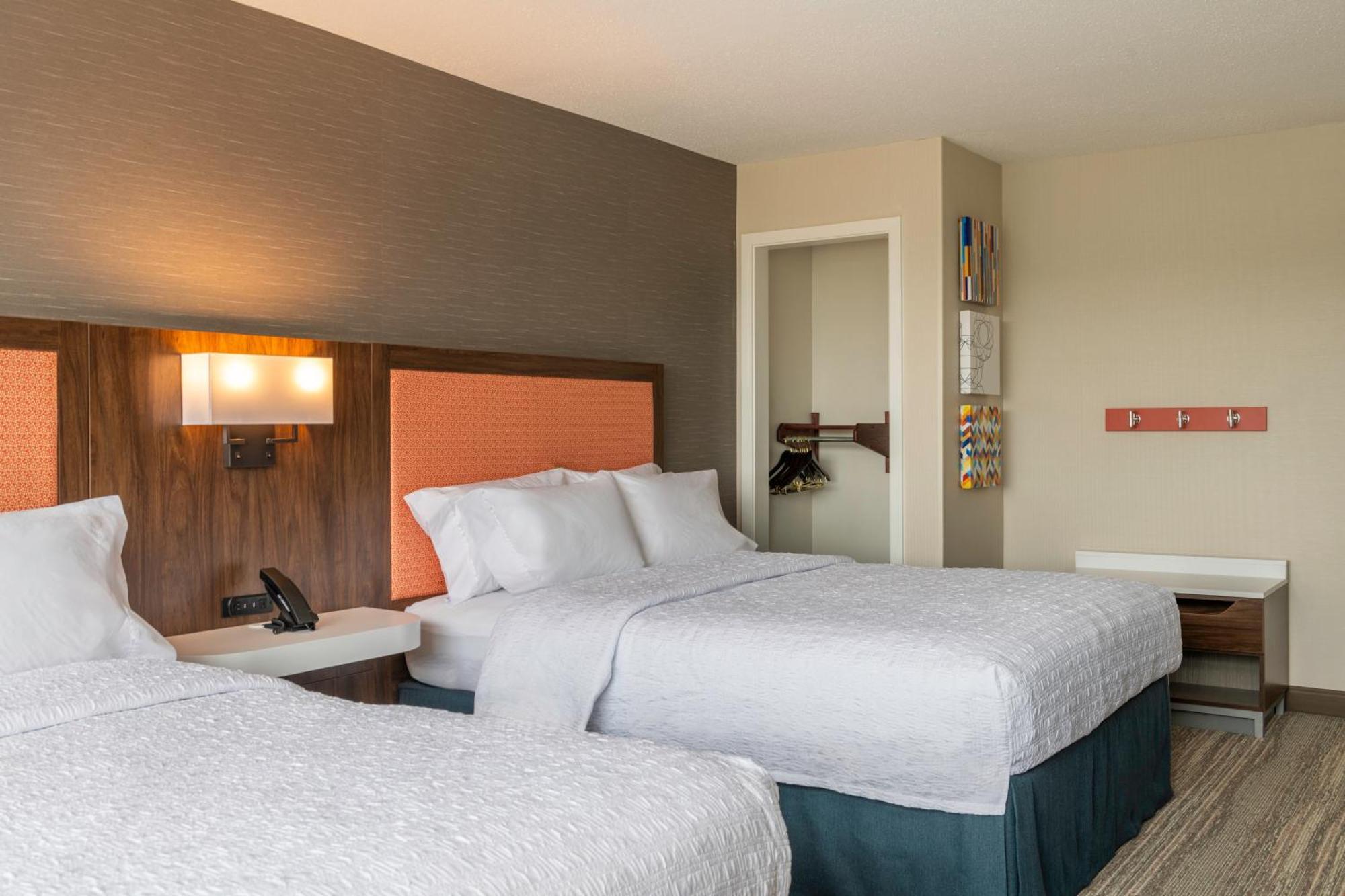 Hampton Inn Manchester Downtown Bagian luar foto