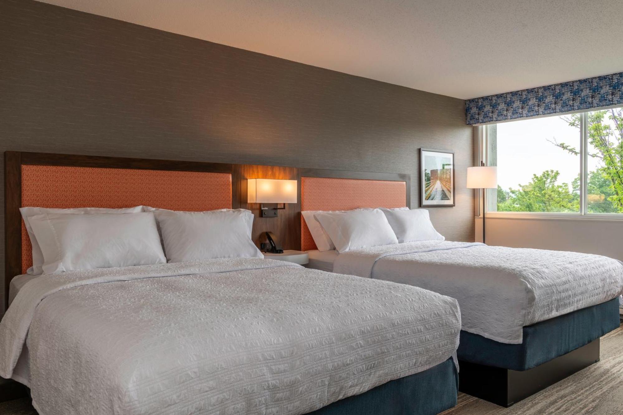 Hampton Inn Manchester Downtown Bagian luar foto