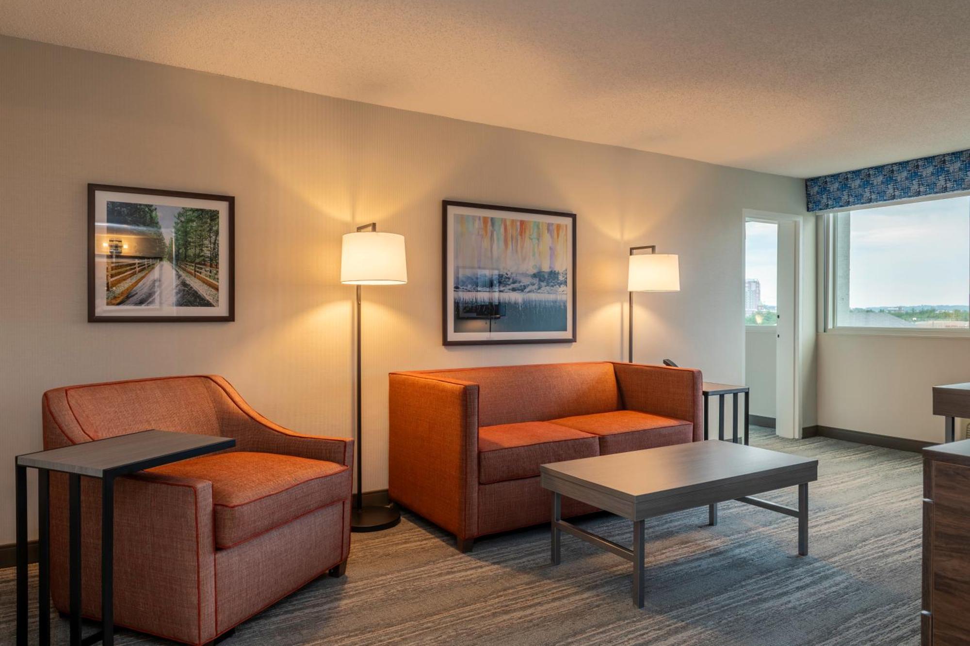 Hampton Inn Manchester Downtown Bagian luar foto